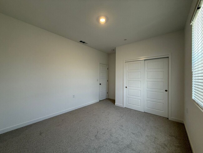 Building Photo - Brand new stunning 4-bedroom, 2.5-bathroom...