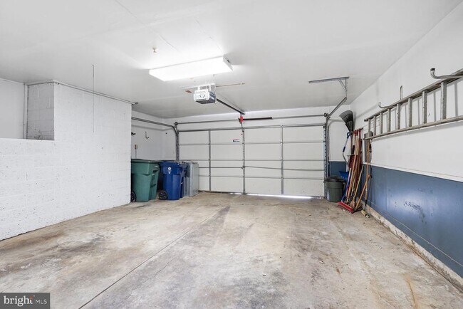 Building Photo - 3725 Templeton Pl