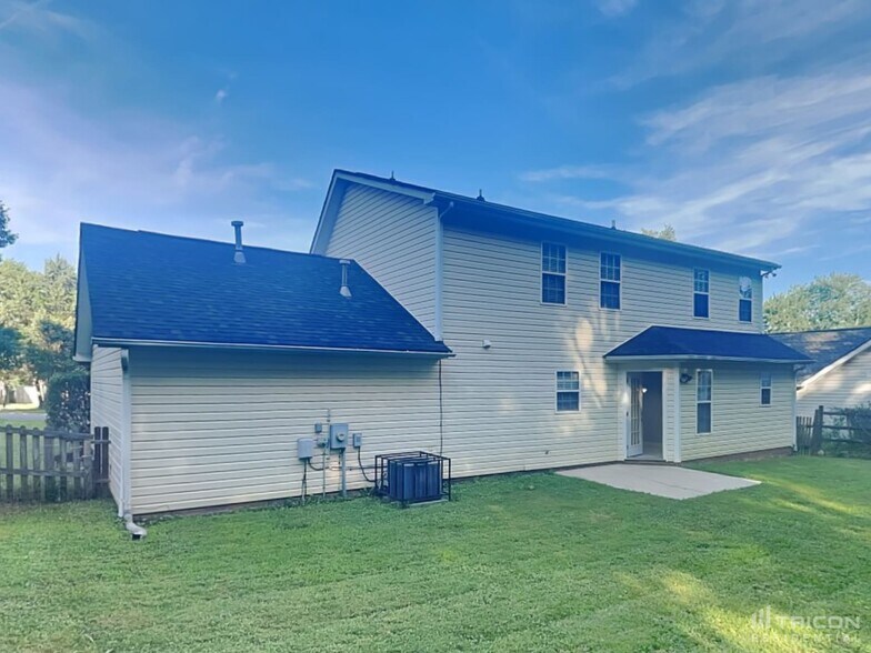 Building Photo - 2023 Westminster Ln