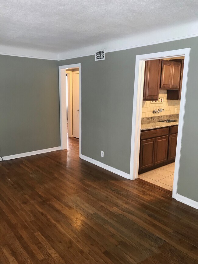 Building Photo - 2326 Barrett Ave