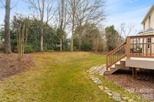 Building Photo - 704 Deercross Ln