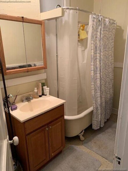 Building Photo - 230 South St