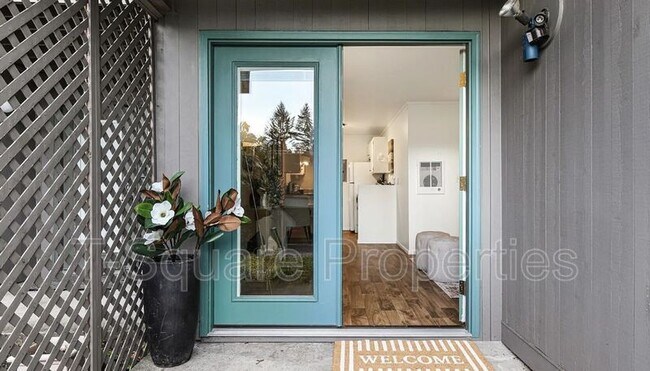 Building Photo - 6779 138th Ave NE