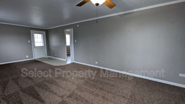 Building Photo - 522 Sara Dr