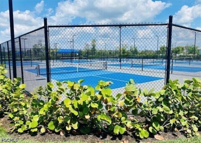 Building Photo - 28000 Longboat Key Run