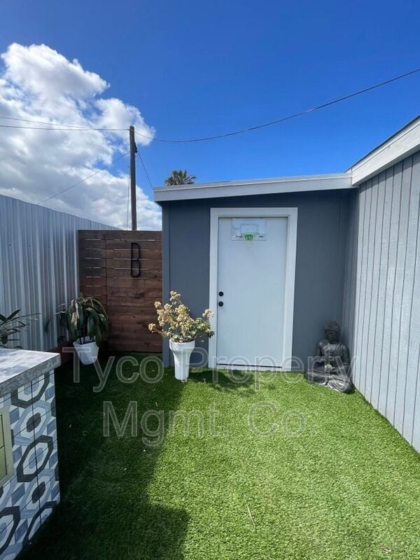 Building Photo - 392 Bonito Ave