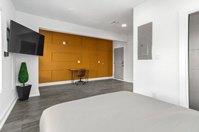 Building Photo - 927 S Howard Ave