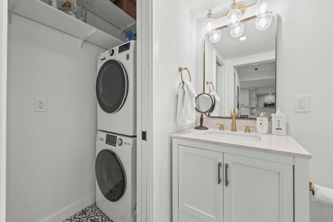 Building Photo - 4505 S Ocean Blvd