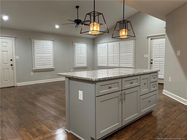 Building Photo - 1432 Summitt Ave