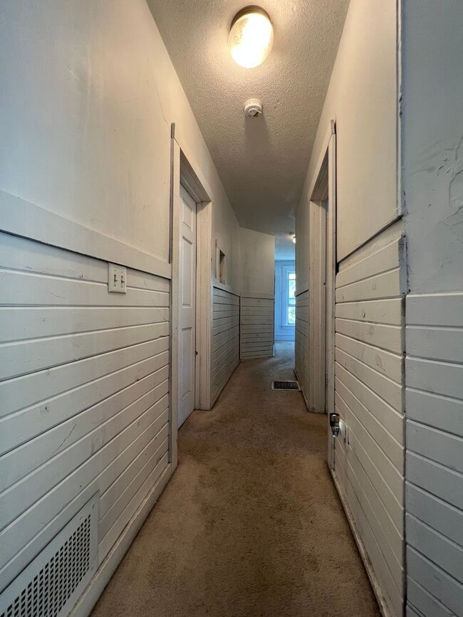 Primary Photo - Large Five Bedroom House