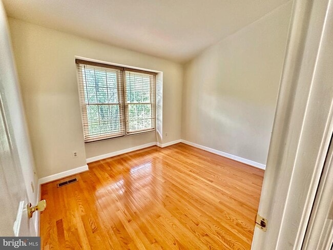 Building Photo - 6304 Crooked Oak Ln
