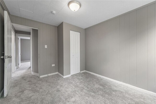 Building Photo - 160 Hazelwood Ave