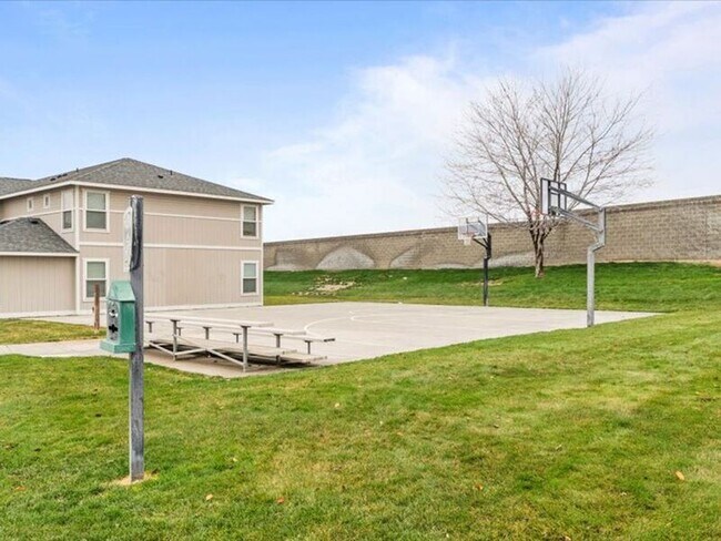 Building Photo - 6005 Chapel Hill Blvd