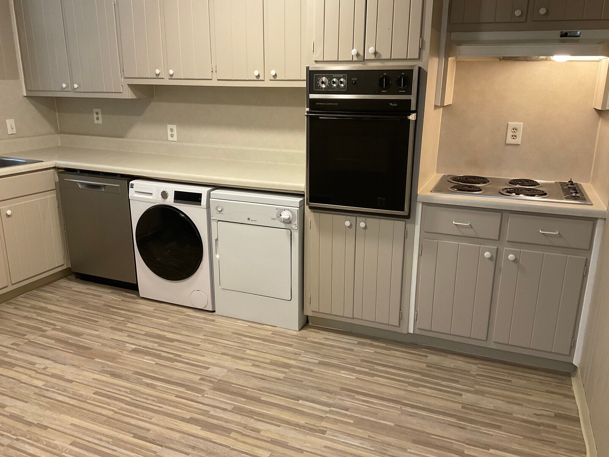 Kitchen - 1671 Glenwyck Pl