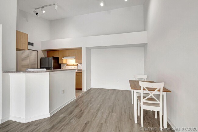 Building Photo - 920 Villa Cir