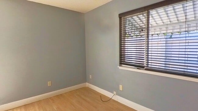 Building Photo - 3537 N San Joaquin St