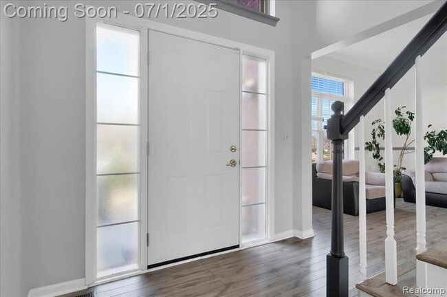 Building Photo - 2565 River Woods Dr N