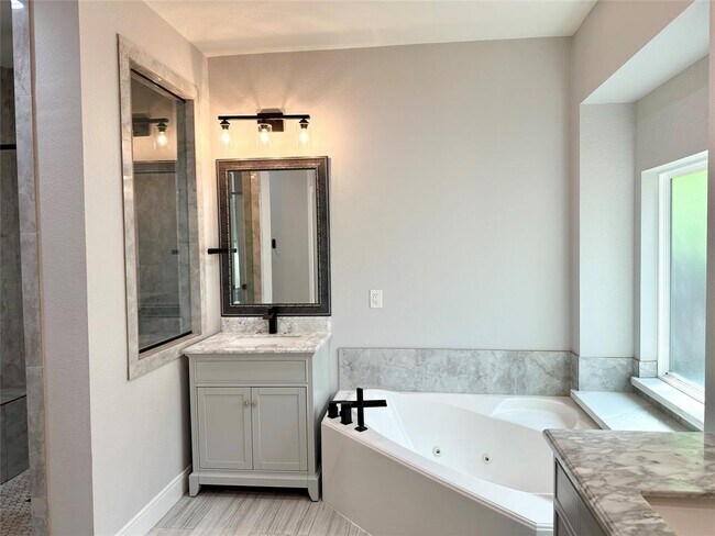 Building Photo - 11315 Alcott Dr