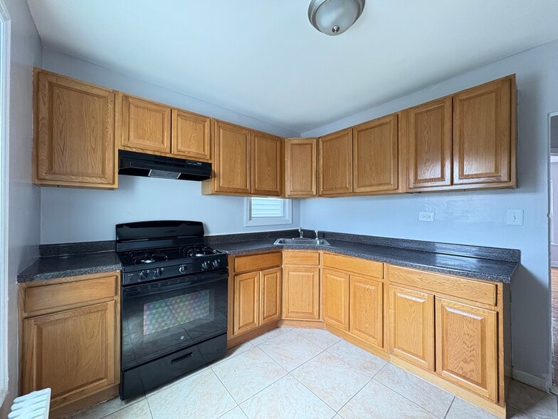 Primary Photo - 181 N 7th St