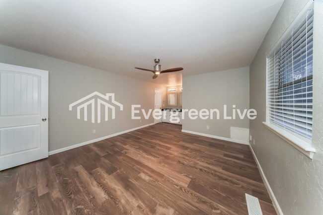 Building Photo - 609 Banner Ave