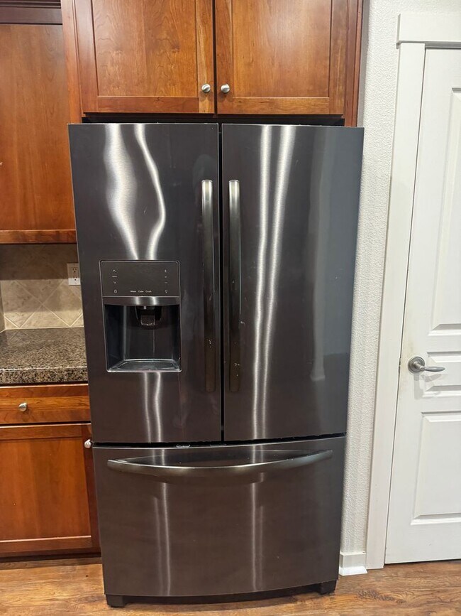 Building Photo - SOLAR HOME IN LINCOLN SUN CITY 55+ DEL WEBB COMMUNITY!