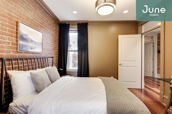 Primary Photo - Full room in 4-bed/3.0-bath Home