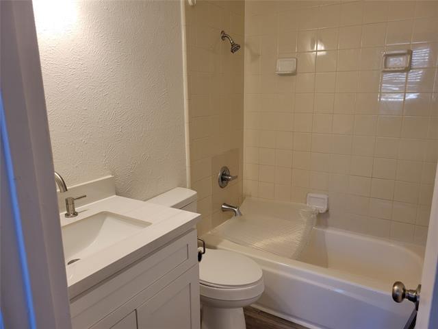 Building Photo - 3127 Willowbrook Ct