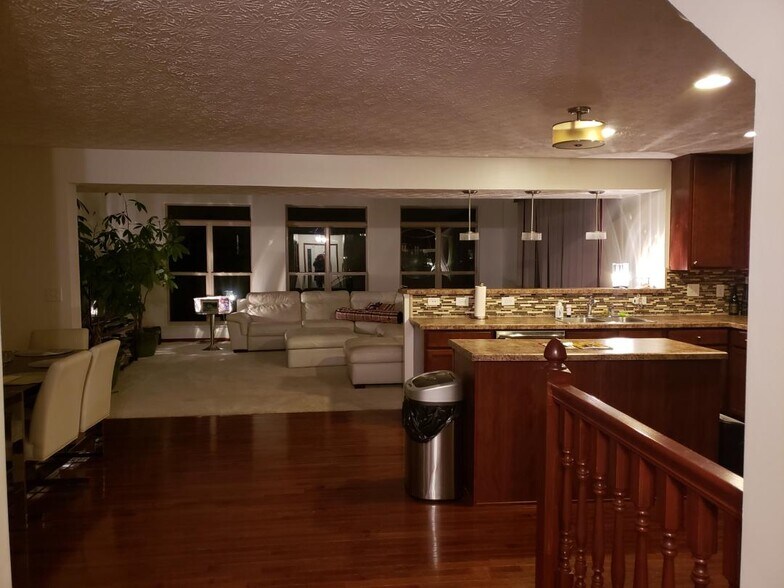 Great Room 2 - 2771 Abbey Knoll Dr