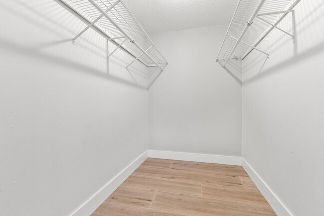 Building Photo - 10 SE Splitrail Cir