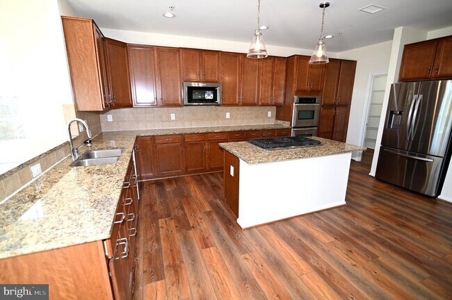 Building Photo - 7001 Chaptico Ct