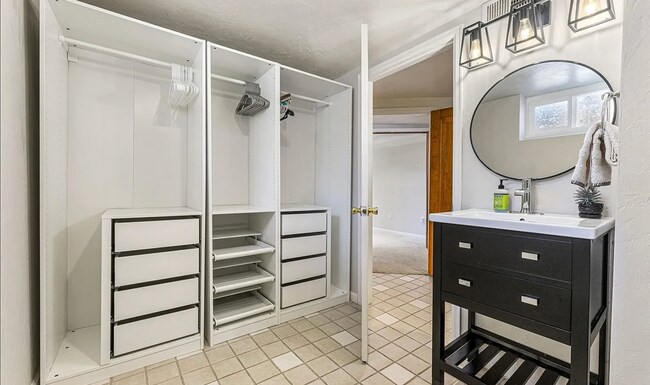 Building Photo - 1380 Hudson St