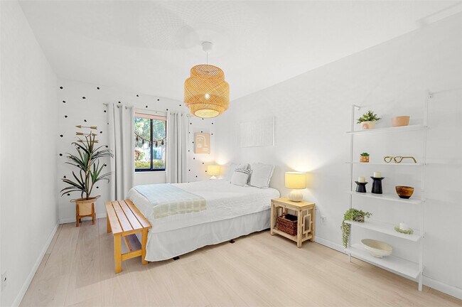 Building Photo - 1611 NW 101st Way