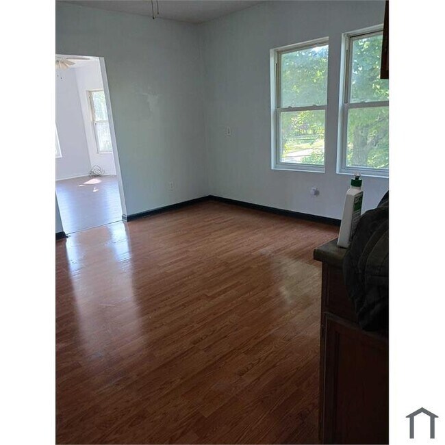 Building Photo - 3675 Independence Rd