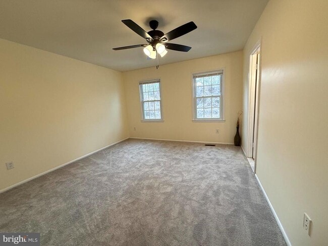 Building Photo - 5278 Lonsdale Dr