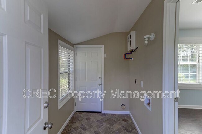 Building Photo - 2401 Eagle Dr