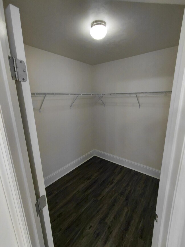 Building Photo - 2633 Fenwood Ct