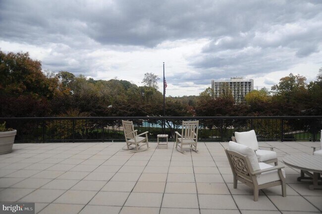 Building Photo - 5225 Pooks Hill Rd