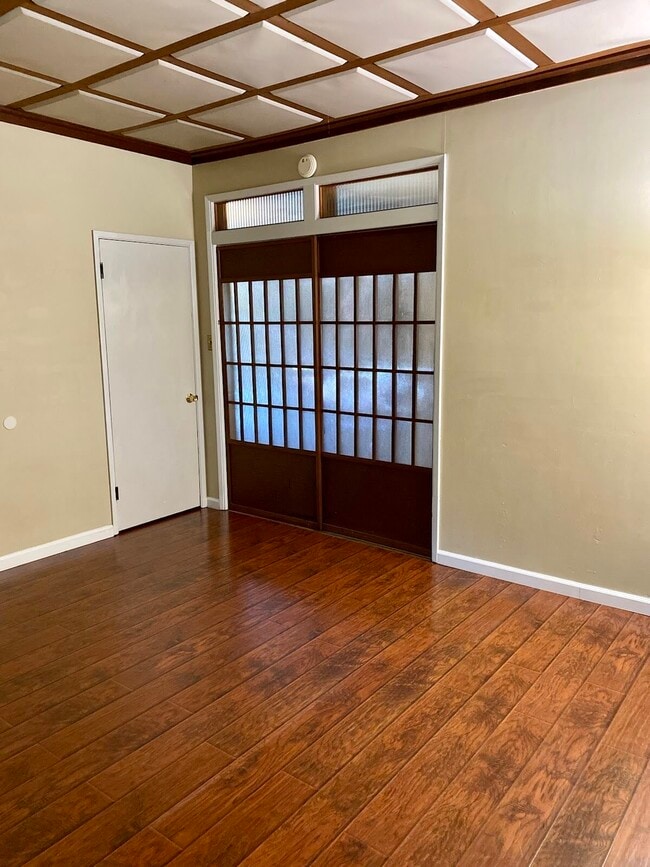 Building Photo - 2447 Malabar St