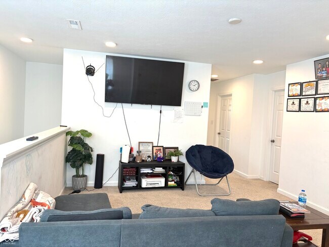 Building Photo - 6120 Medina Spirit Dr