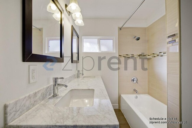 Building Photo - 4315 La Salle Ave