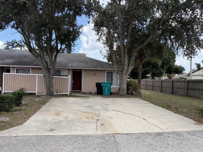Building Photo - 2803 Waxy Willow Ln