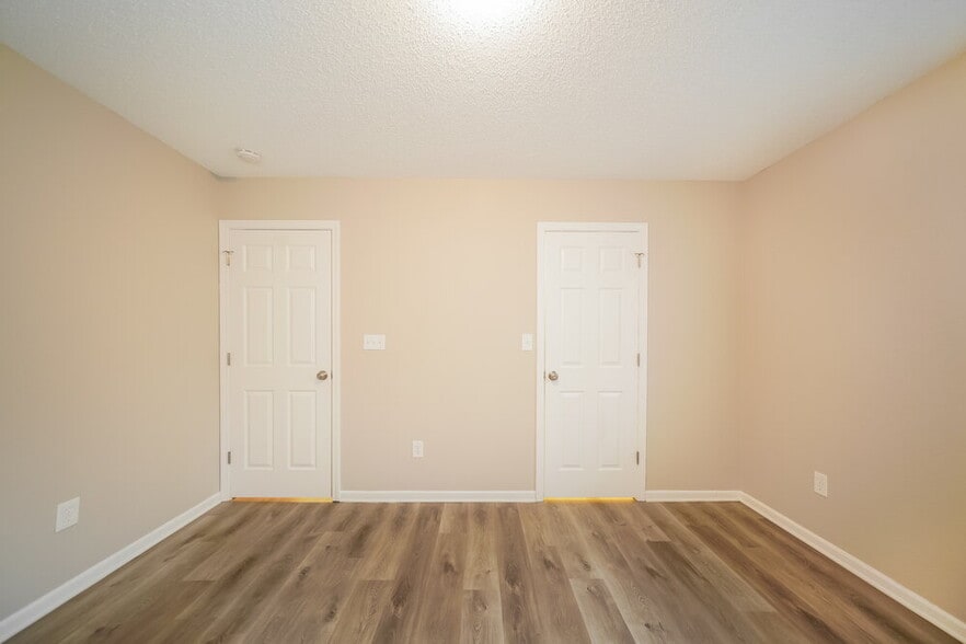 Building Photo - 15316 Wolf Run Ct