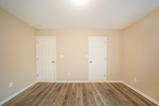 Building Photo - 15316 Wolf Run Ct