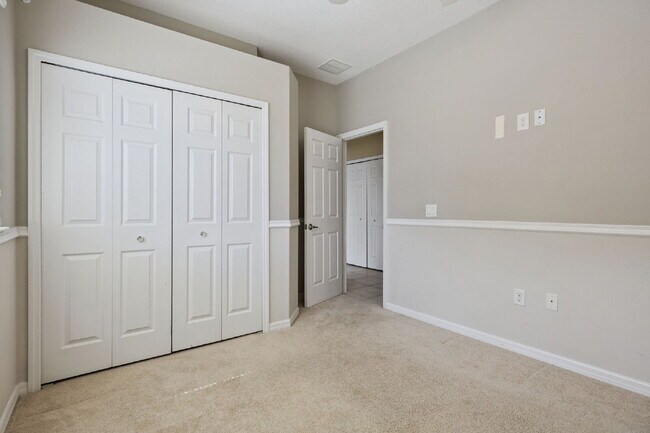 Building Photo - Spacious 4-Bedroom Gem with 3 Baths and 2238 Sq Ft of Comfort in Clermont!