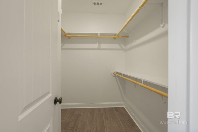 Building Photo - 1562 Fenton Cir