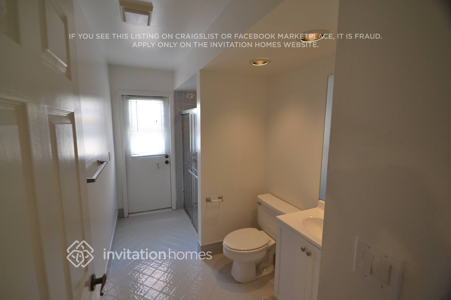 Building Photo - 2528 La Cristal Cir