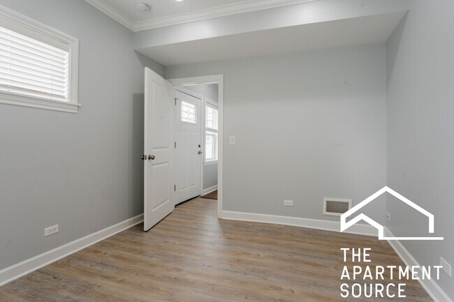 Building Photo - 3707 W Belmont Ave