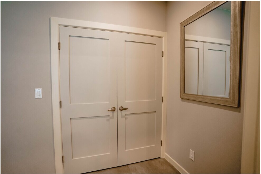 Building Photo - 600 E Dallas Ave