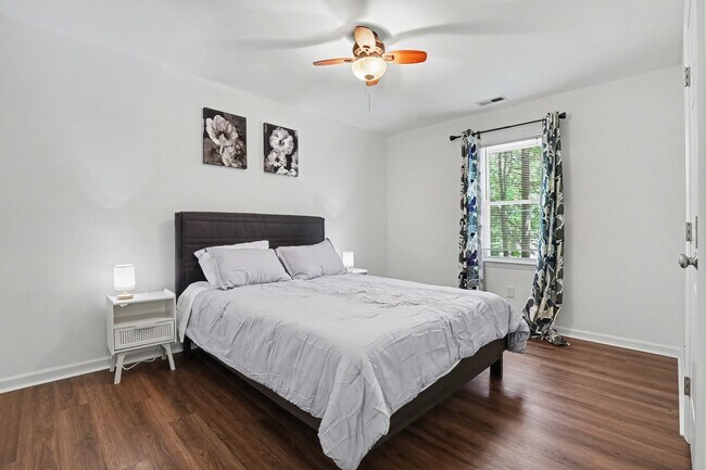 Building Photo - 4204 High Mountain Dr