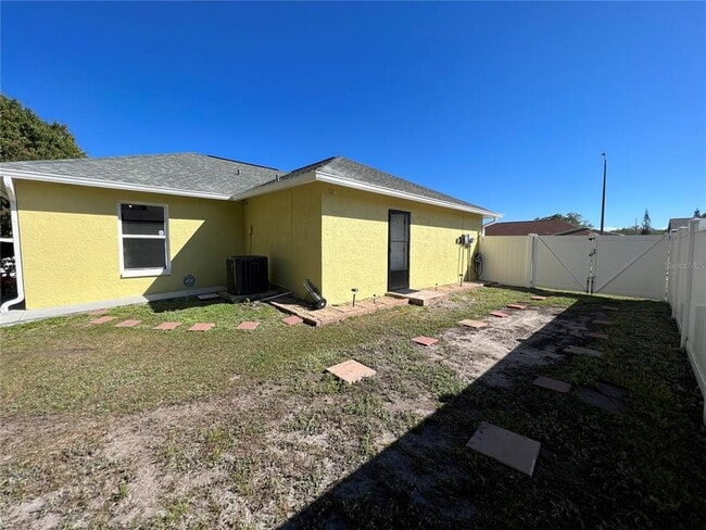 Building Photo - 6807 Kingston Dr